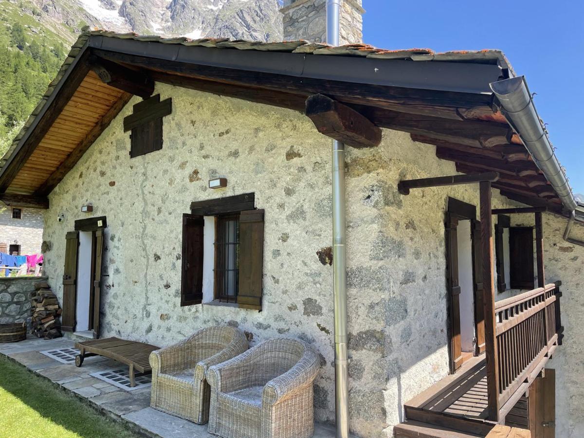 L'Atelier Du Temps - Baita Grandes Jorasses Montita Exteriör bild